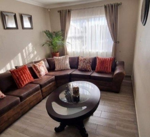 To Let 3 Bedroom Property for Rent in Wavecrest Eastern Cape